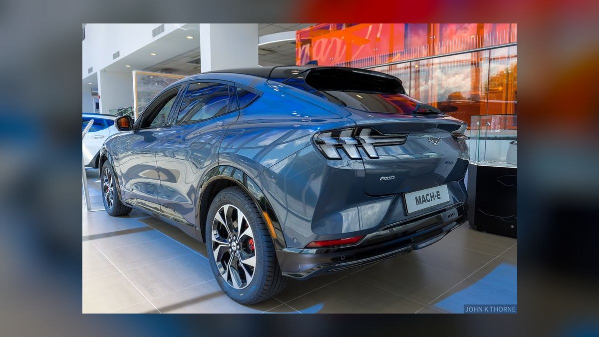 Best Used Full-Size SUVs Under $40,000 in 2027 (Ranked) — figure 6