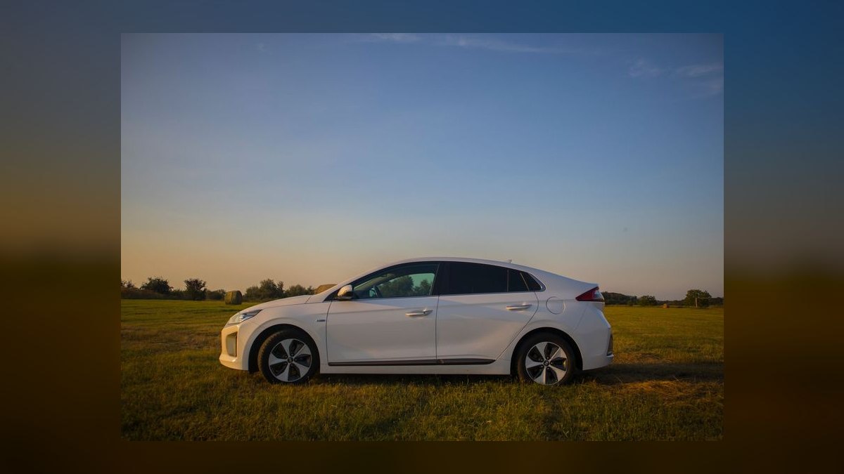 What are the most reliable used hybrid SUVs under $10,000 in 2027 that have low maintenance costs and high fuel efficiency for daily commuters in urban areas — figure 2