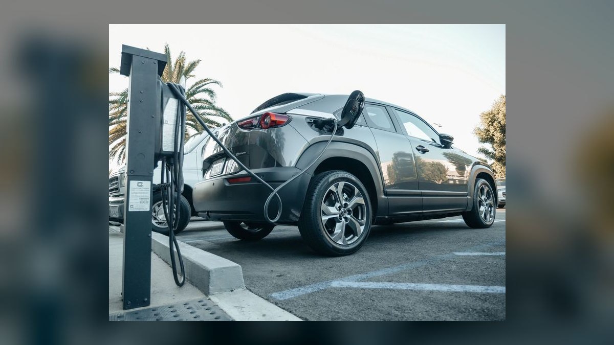 What are the top-rated pre-owned hybrid SUVs under $25,000 in 2027 that offer the best fuel economy and reliability for urban commuters in the Northeast, considering specific challenges like cold weather battery performance and snow handling — figure 8