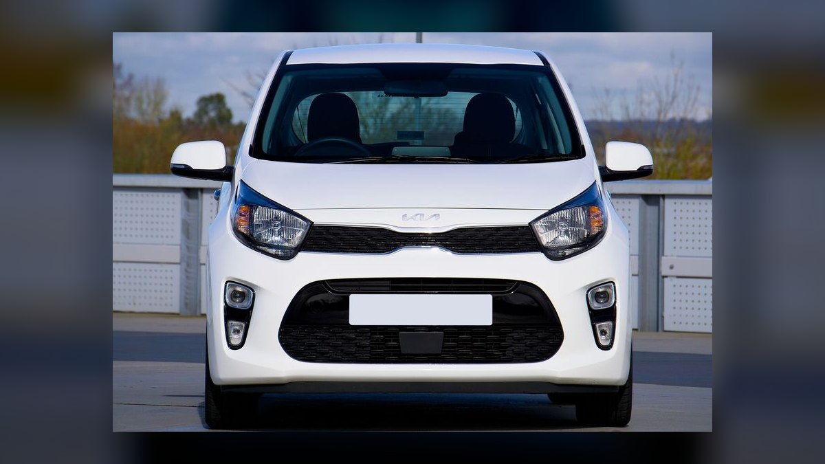 What are the top-rated pre-owned hybrid SUVs under $25,000 in 2027 that offer the best fuel economy and reliability for urban commuters in the Northeast, considering specific challenges like cold weather battery performance and snow handling?