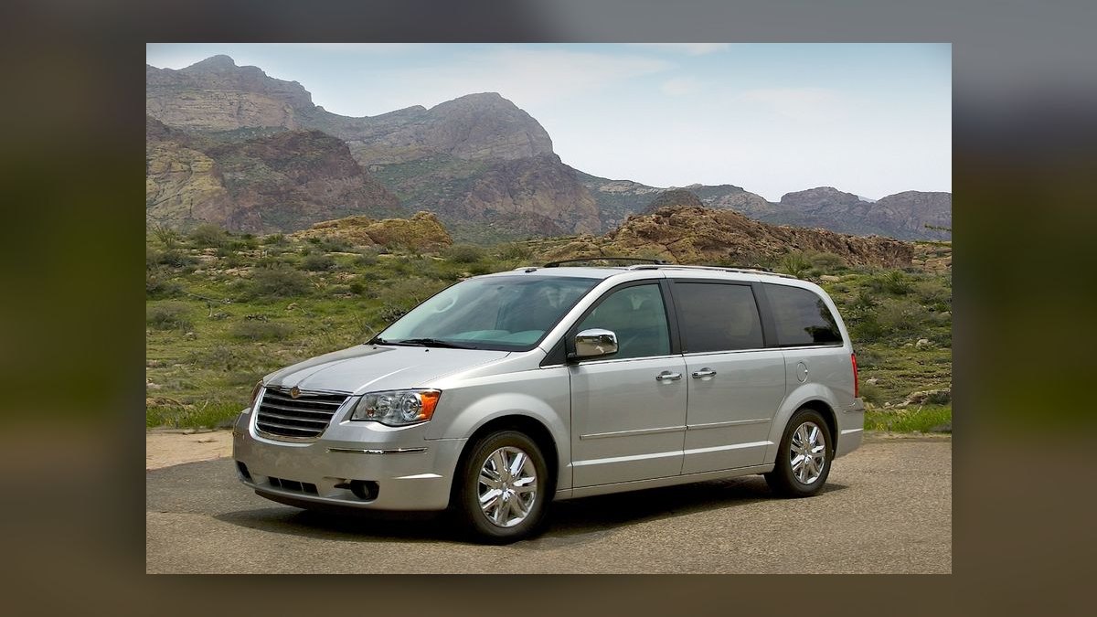 Best Used Minivans Under $35,000 in 2027 (Ranked) — figure 3
