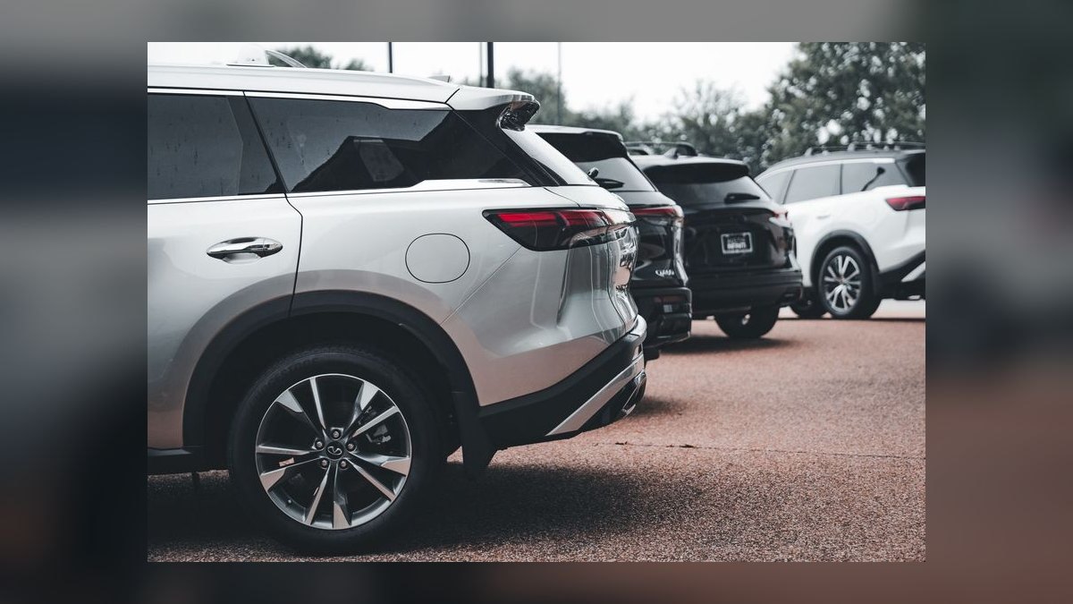 Best Used Full-Size SUVs Under $35,000 in 2027 (Ranked) — figure 9