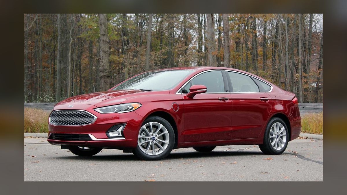 Top 10 Plug-in Hybrid Sedans in 2027 — figure 8
