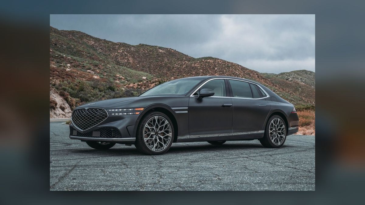 Top 10 Luxury Sedans in 2027 — figure 5