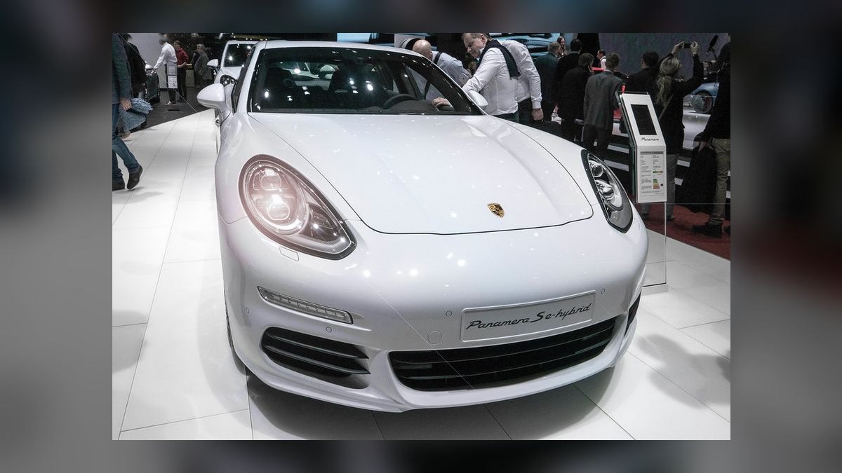 Top 10 Luxury Sedans in 2027 — figure 6