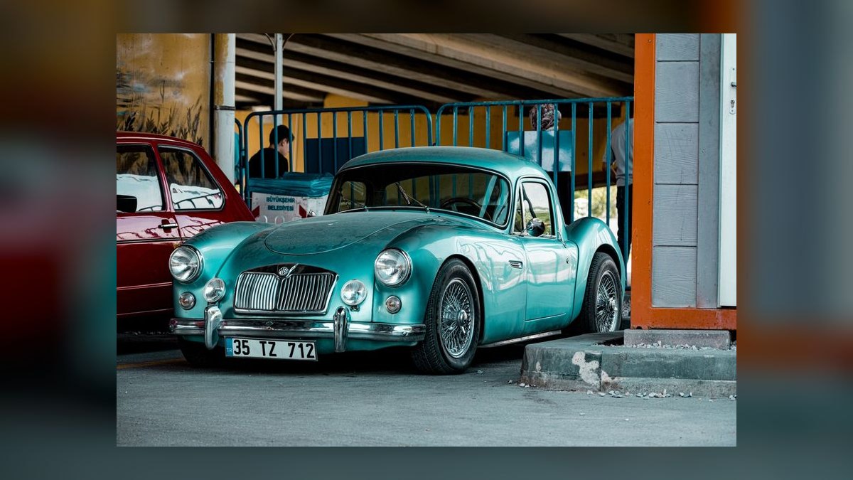 Top 10 Classic Cars Under $20k 2027 — Best Overall + Best Value — figure 1