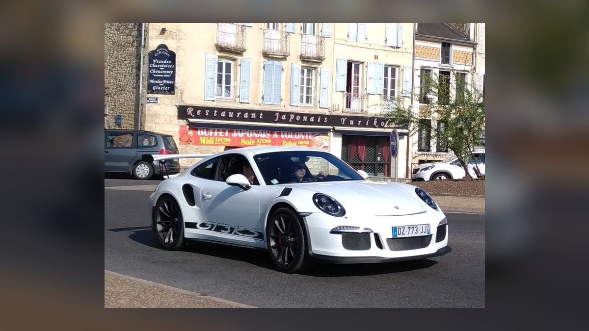Top 10 Gas-Powered Supercars 2027 — Best Overall + Best Value