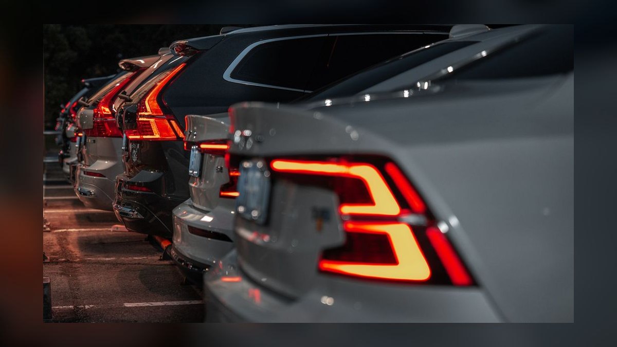 Top 10 Luxury Electric Crossovers 2027 — Best Overall + Best Value — figure 2