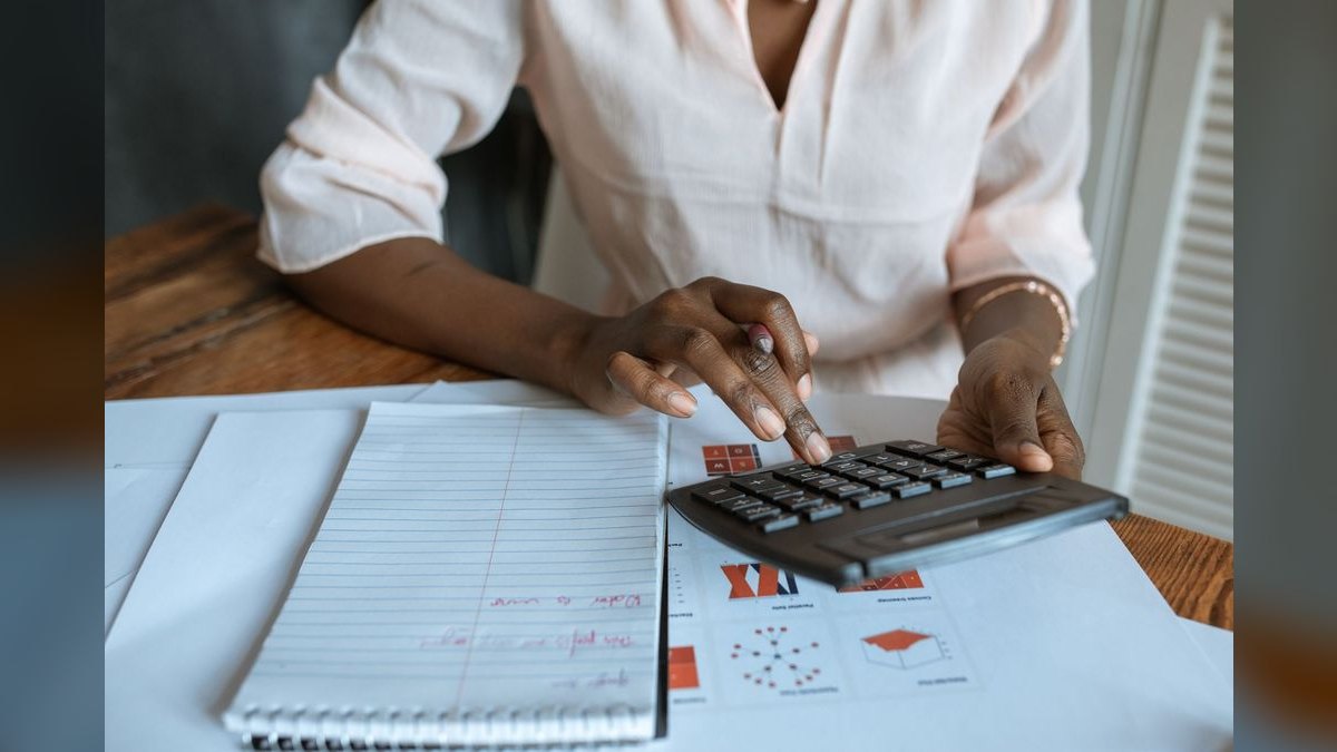 How do you calculate RevOps ROI across marketing, sales, and customer success in 2027 — figure 4