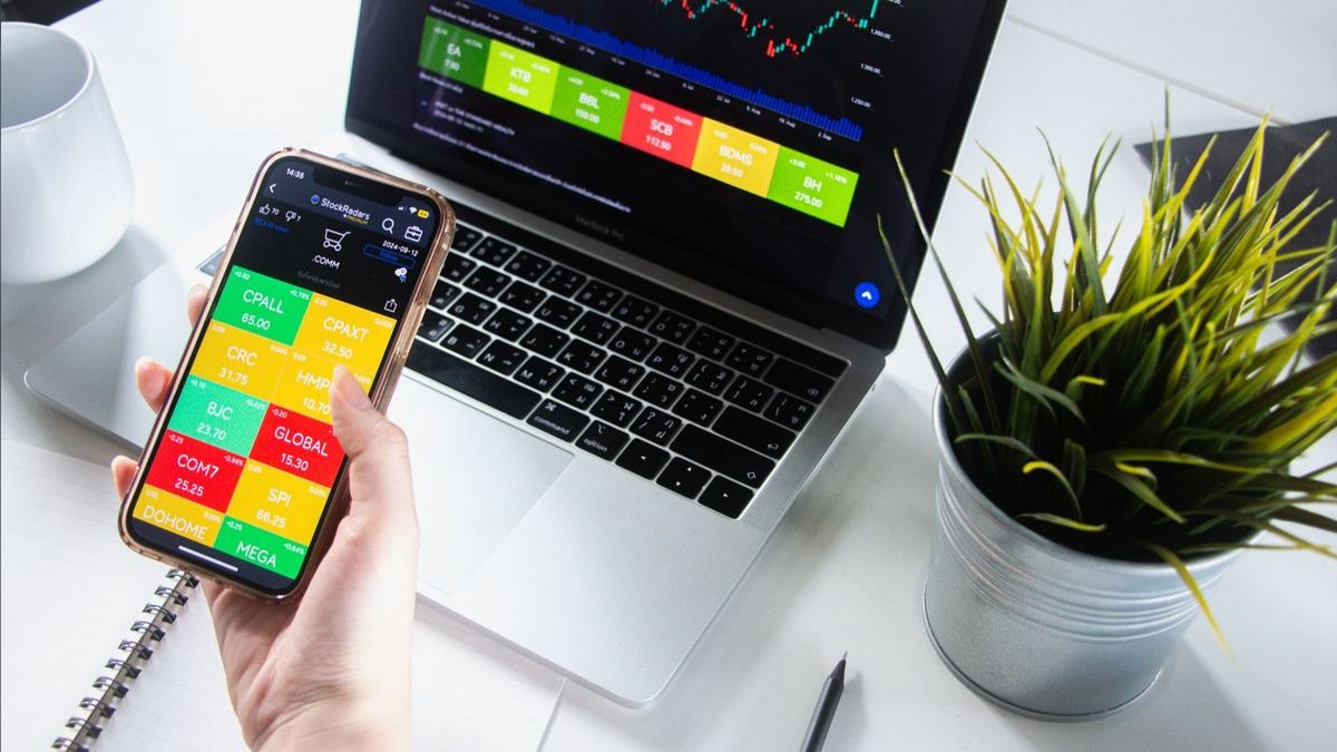 How do you align sales and marketing KPIs under a unified RevOps framework in 2027 — figure 4