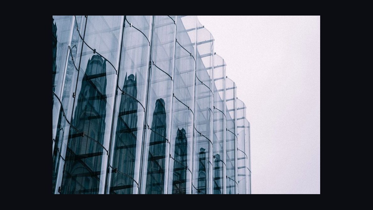 What is the ideal RevOps team structure for an enterprise with 500+ employees in 2027?
