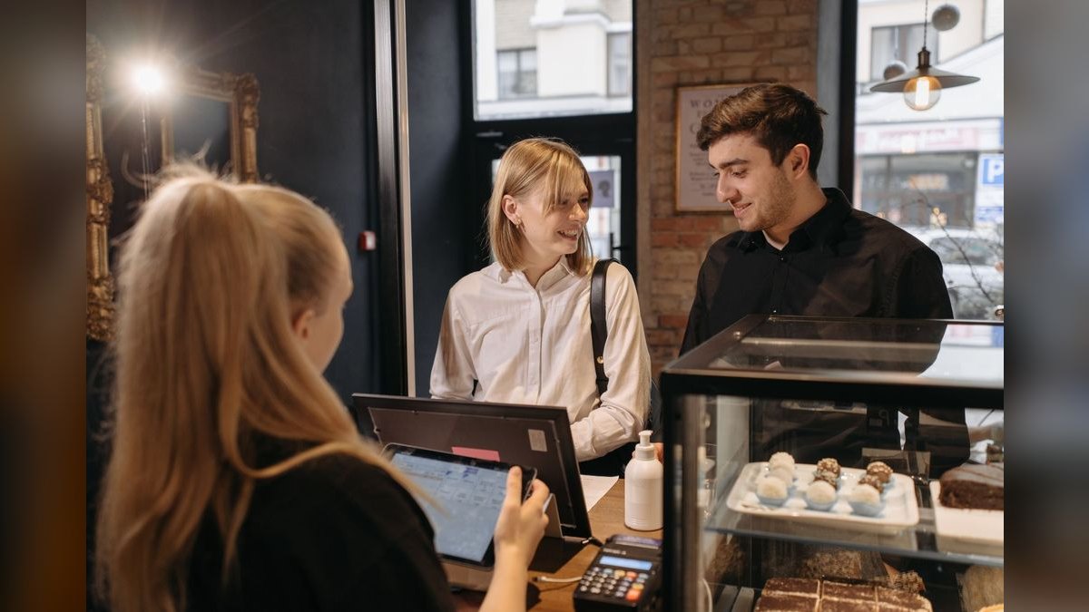 How do you reduce customer churn with RevOps strategies in 2027 — figure 4