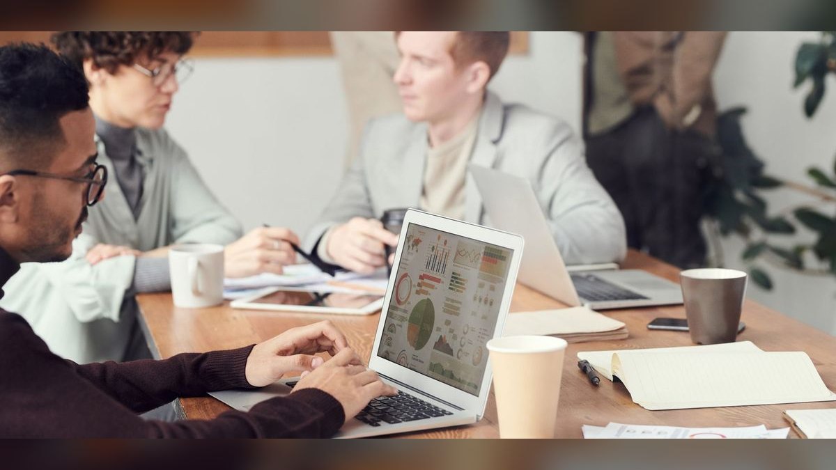 What is the role of data governance in RevOps in 2027 — figure 4
