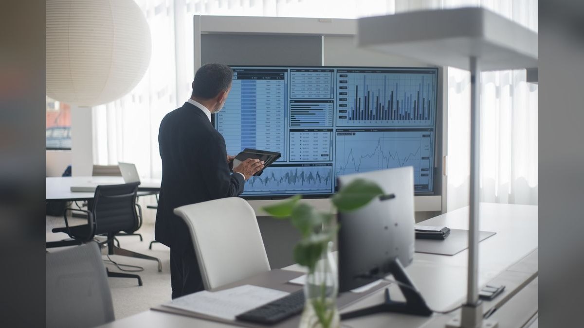What is the role of data governance in RevOps in 2027 — figure 6