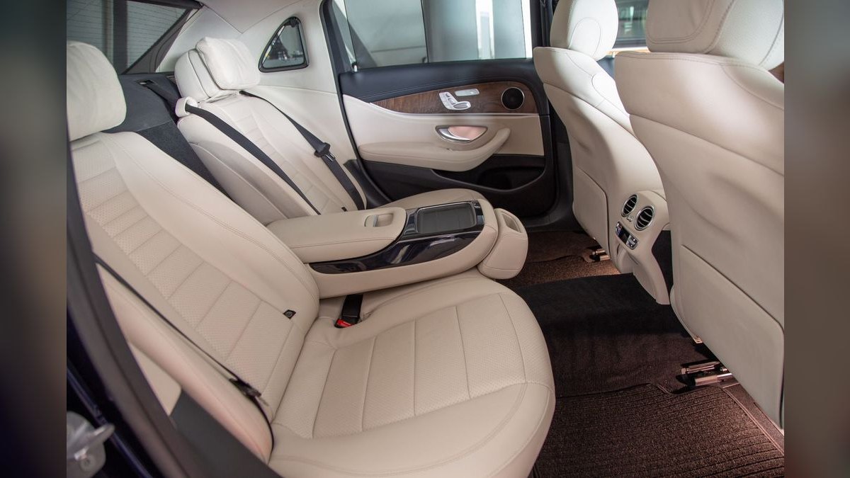 Top 10 luxury sedans with the best rear-seat comfort in 2027 — Best Overall + Best Value — figure 3