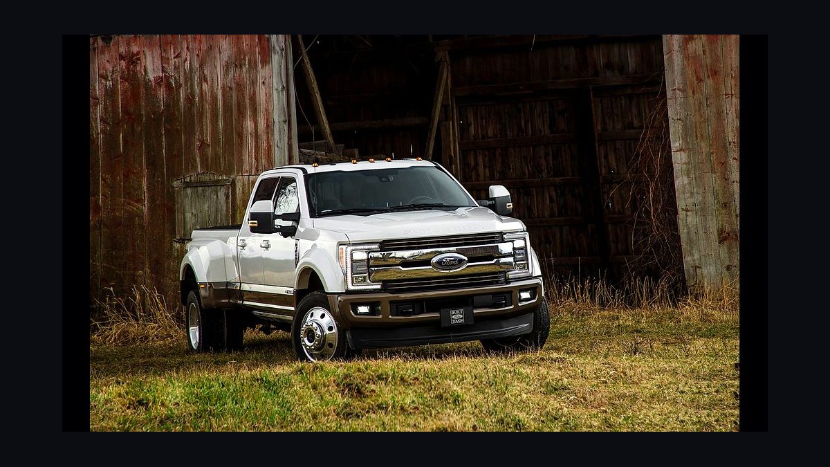 Best Cars for Towing a Trailer in 2027 (Ranked)