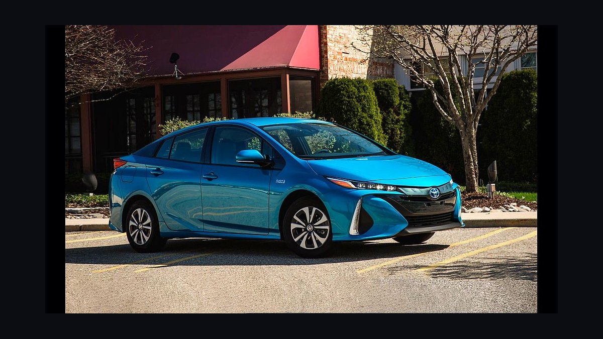 Best Cars for Long Commutes in 2027 (Ranked)