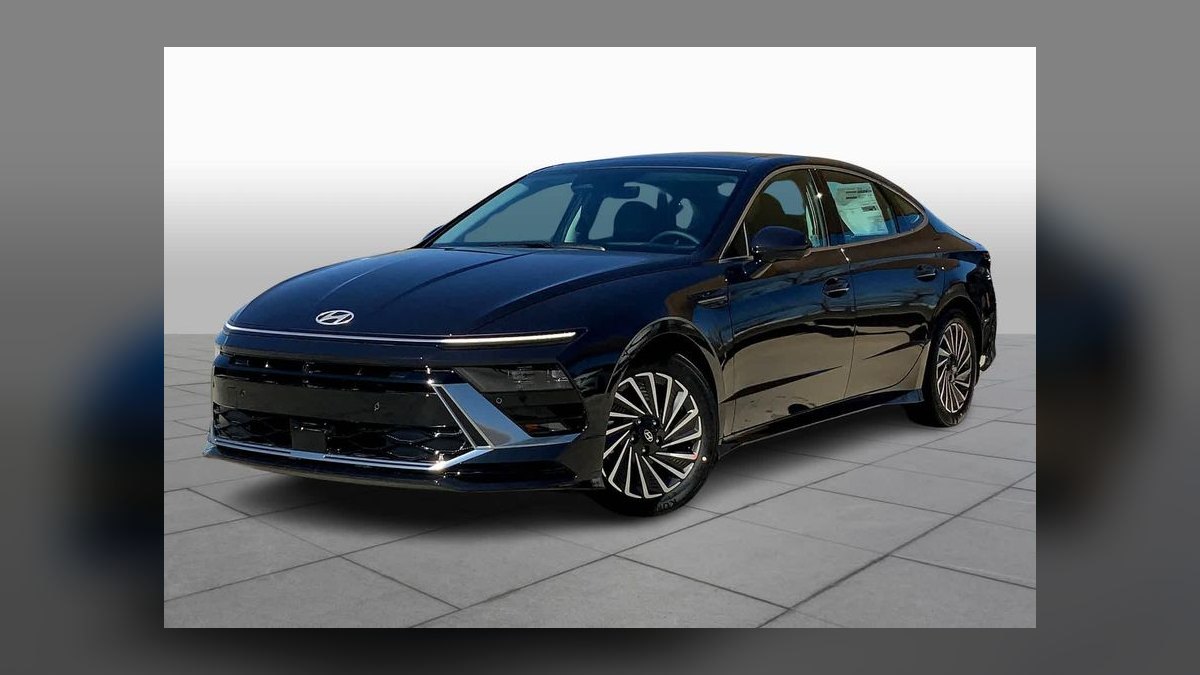 Best Hybrid Sedans for Commuting in 2027 (Ranked) — figure 3