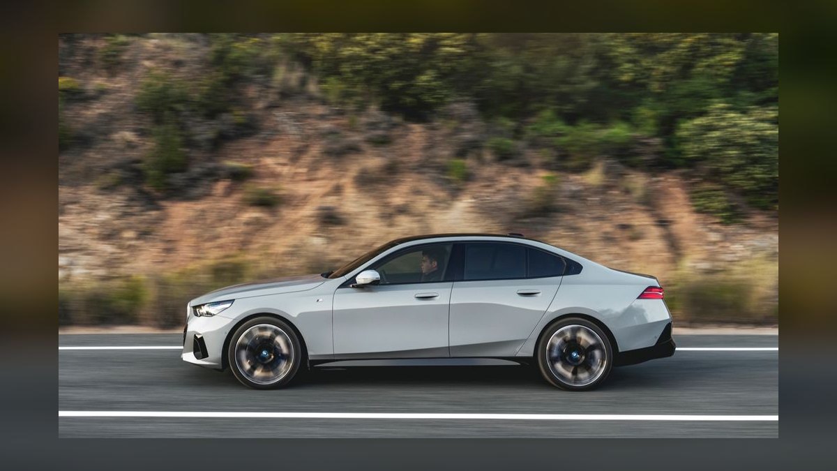 Top 10 Electric Sedans with the Fastest Charging Speeds in 2027 — figure 7