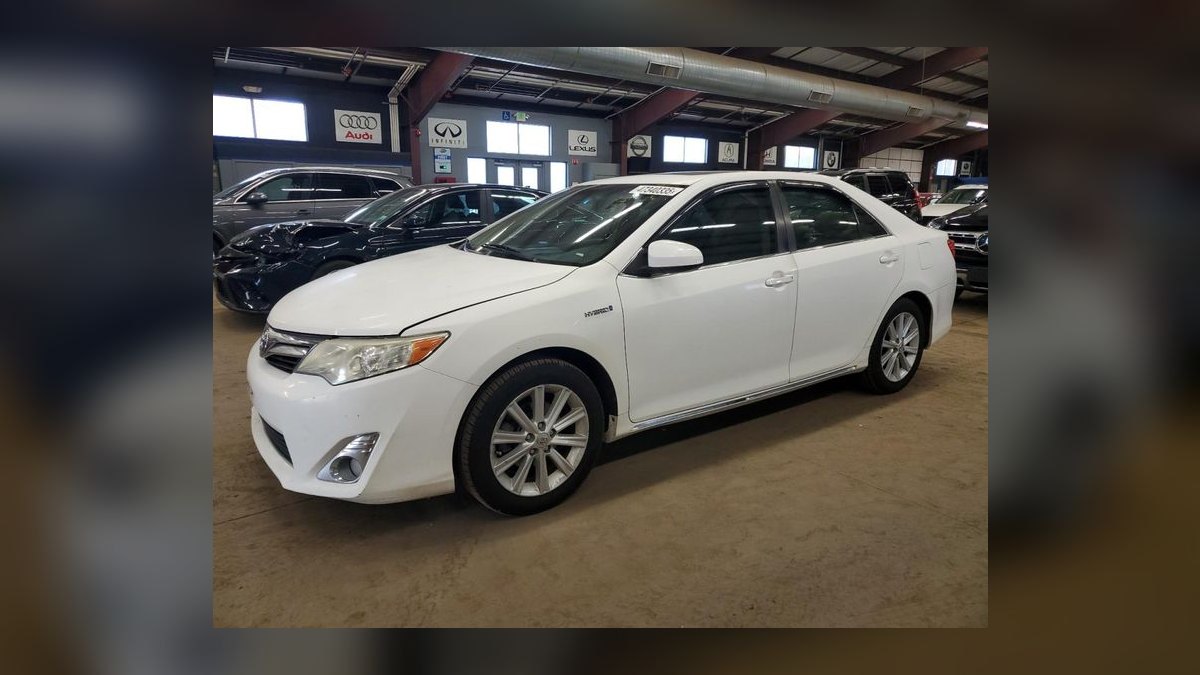 Top 10 Most Affordable Used Sedans Under $10,000 in 2023 (Ranked) — figure 2