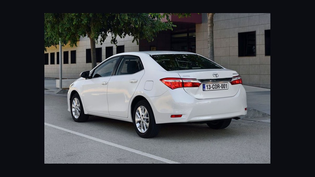 Top 10 Most Affordable Used Sedans Under $10,000 in 2013 (Ranked)