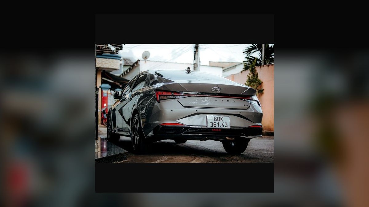 Top 10 Most Affordable Used Sedans Under $10,000 in 2009 (Ranked) — figure 1