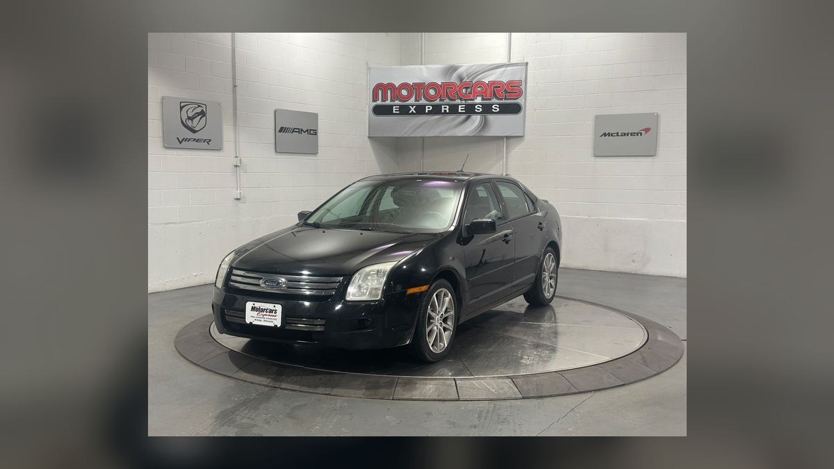Top 10 Most Affordable Used Sedans Under $10,000 in 2009 (Ranked) — figure 5