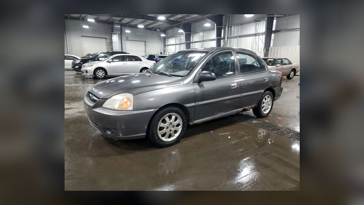 Top 10 Most Affordable Used Sedans Under $10,000 in 2003 (Ranked) — figure 9