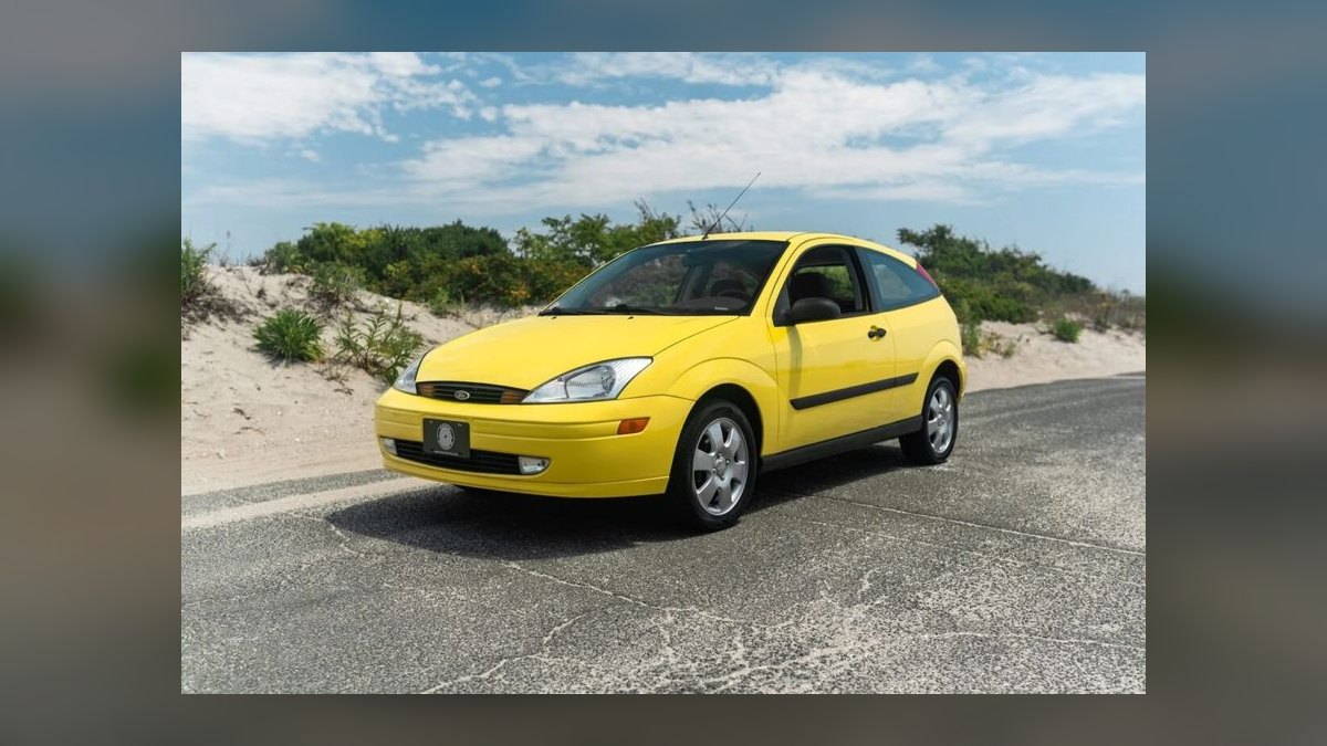 Top 10 Most Affordable Used Sedans Under $10,000 in 2002 (Ranked) — figure 4
