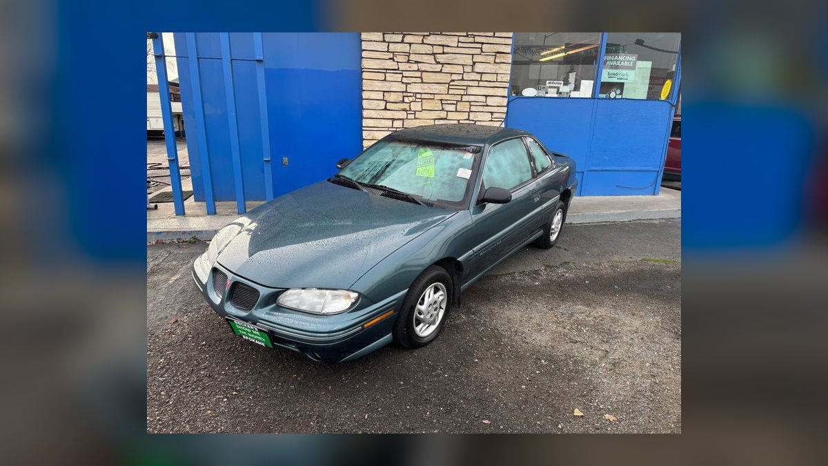 Top 10 Most Affordable Used Sedans Under $10,000 in 1998 (Ranked) — figure 9