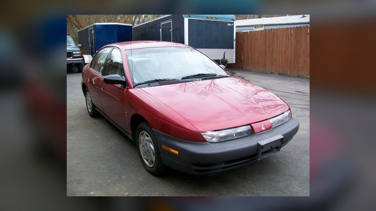 Top 10 Most Affordable Used Sedans Under $10,000 in 1996 (Ranked) — figure 10