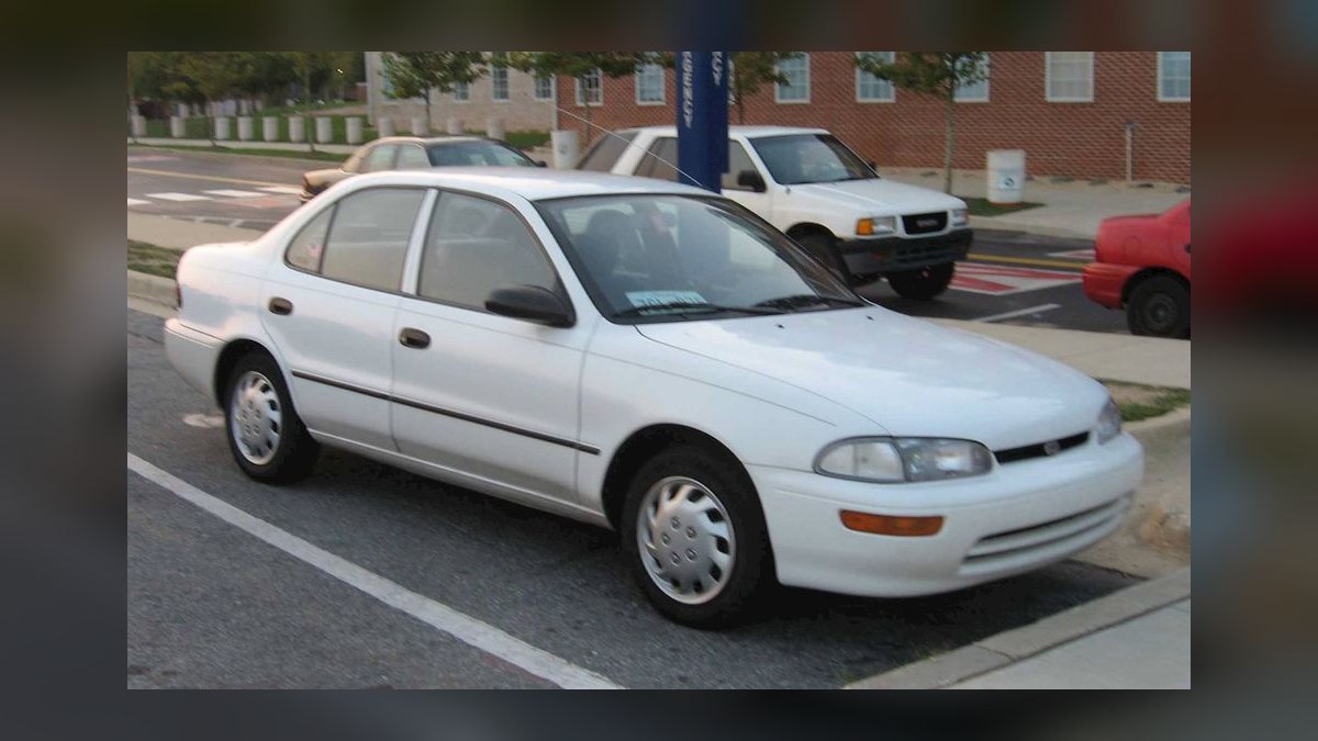Top 10 Most Affordable Used Sedans Under $10,000 in 1996 (Ranked) — figure 7