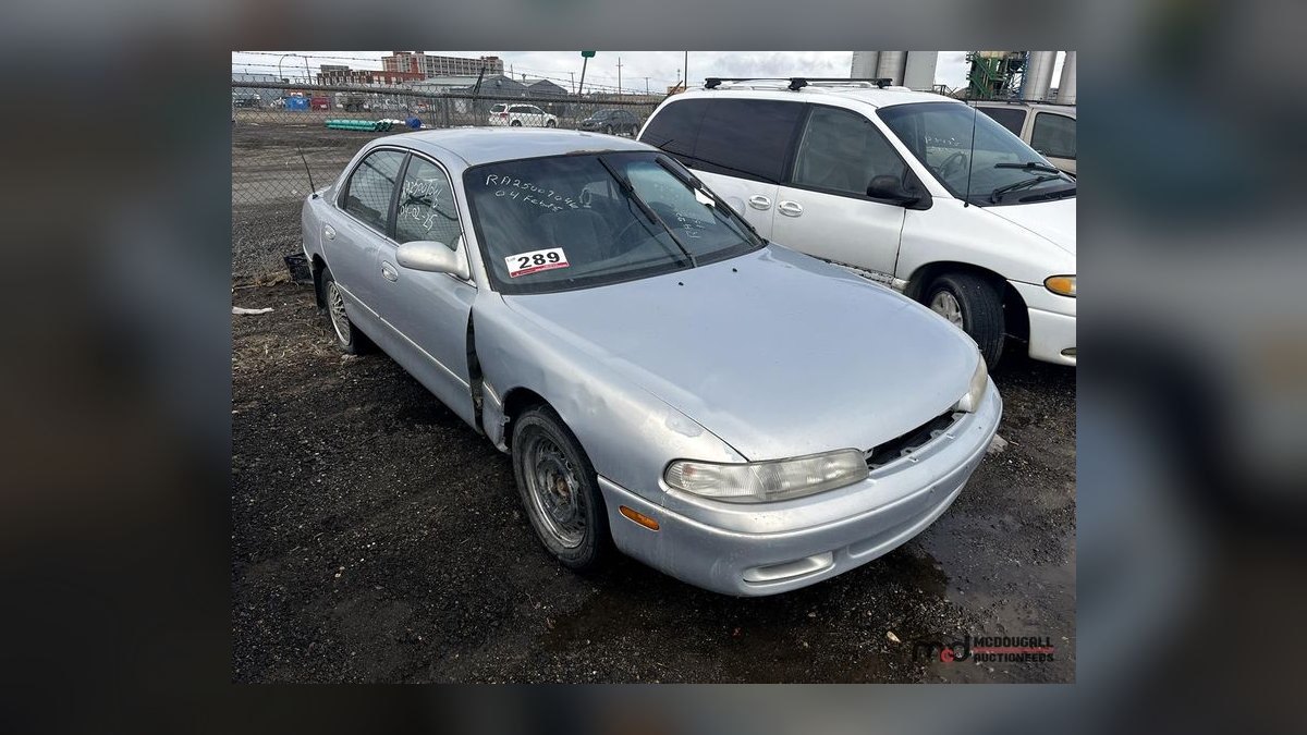 Top 10 Most Affordable Used Sedans Under $10,000 in 1995 (Ranked) — figure 4