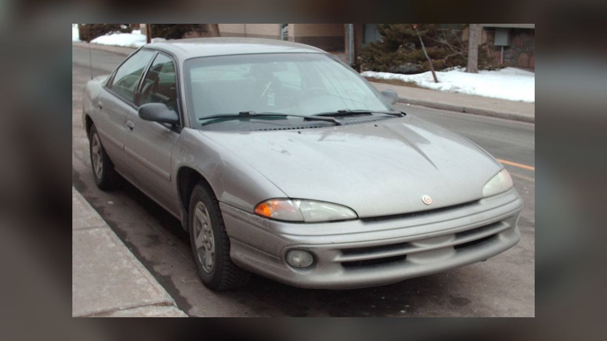 Top 10 Most Affordable Used Sedans Under $10,000 in 1995 (Ranked) — figure 7