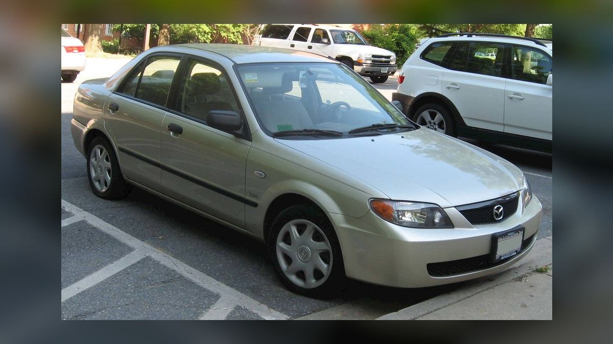 Top 10 Most Affordable Used Sedans Under $10,000 in 1994 (Ranked) — figure 4