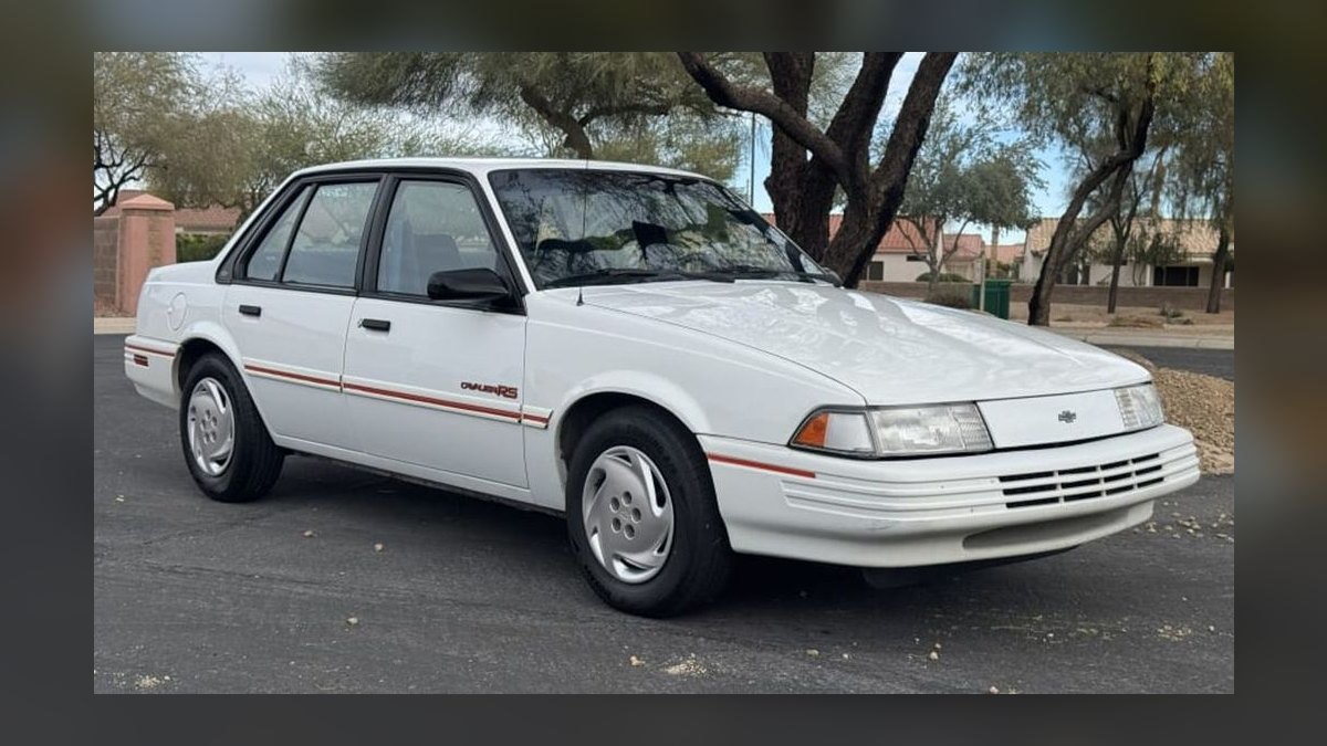 Top 10 Most Affordable Used Sedans Under $10,000 in 1993 (Ranked) — figure 6