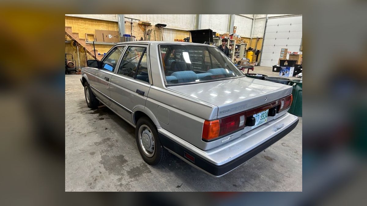 Top 10 Most Affordable Used Sedans Under $10,000 in 1990 (Ranked) — figure 4