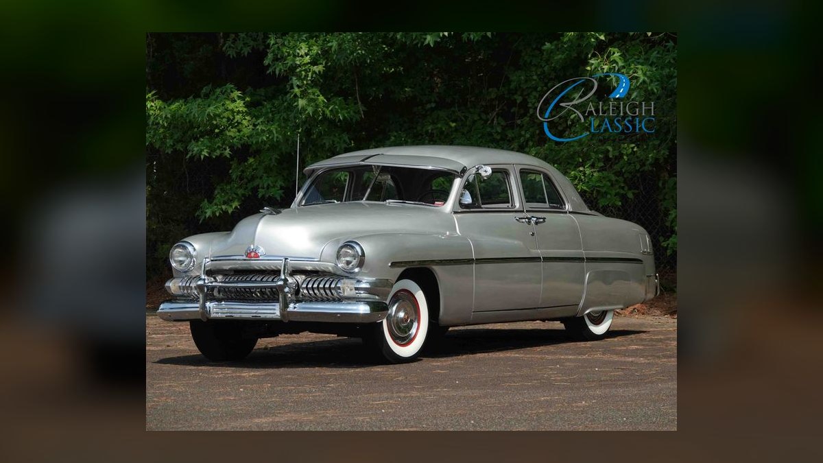 Top 10 Most Affordable Used Sedans Under $10,000 in 1952 (Ranked) — figure 10
