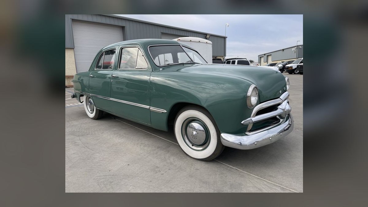 Top 10 Most Affordable Used Sedans Under $10,000 in 1952 (Ranked) — figure 5