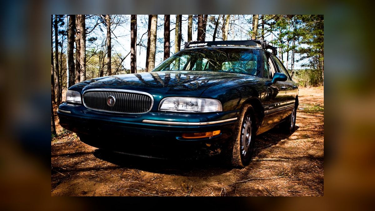 Top 10 Most Affordable Used Sedans Under $10,000 in 2004 (Ranked) — figure 5