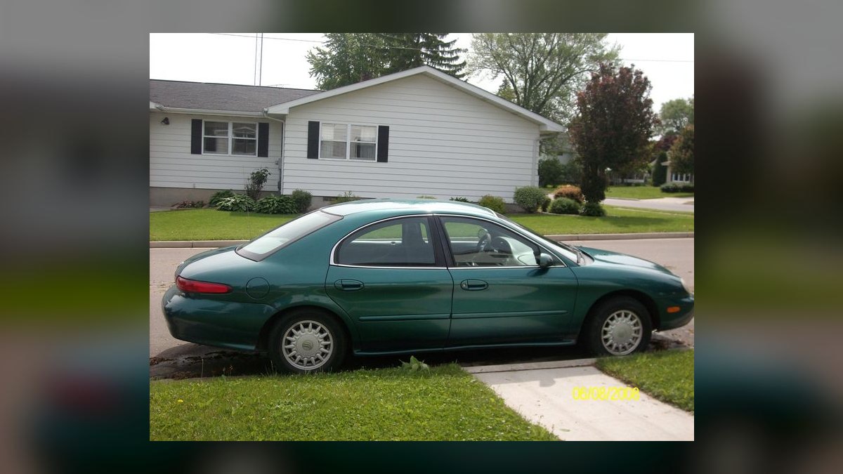 Top 10 Most Affordable Used Sedans Under $10,000 in 1991 (Ranked) — figure 4