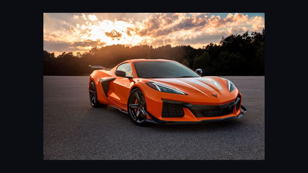 Top 10 Manual-Transmission Supercars Still in Production in 2027 — figure 2