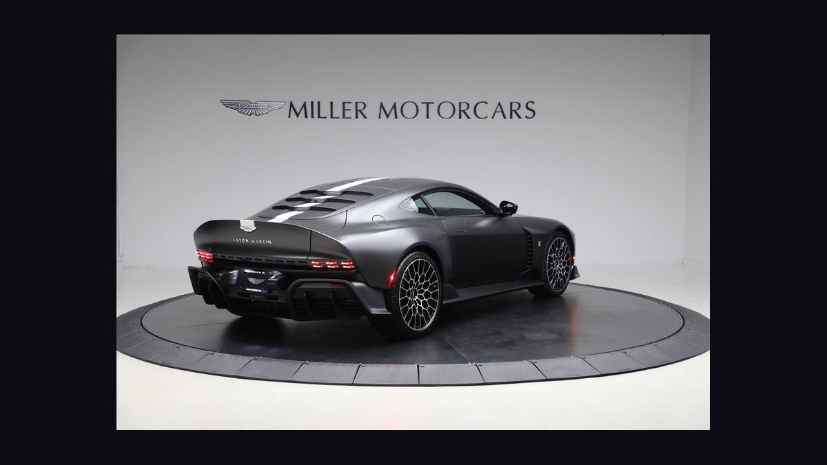 Top 10 Manual-Transmission Supercars Still in Production in 2027 — figure 3