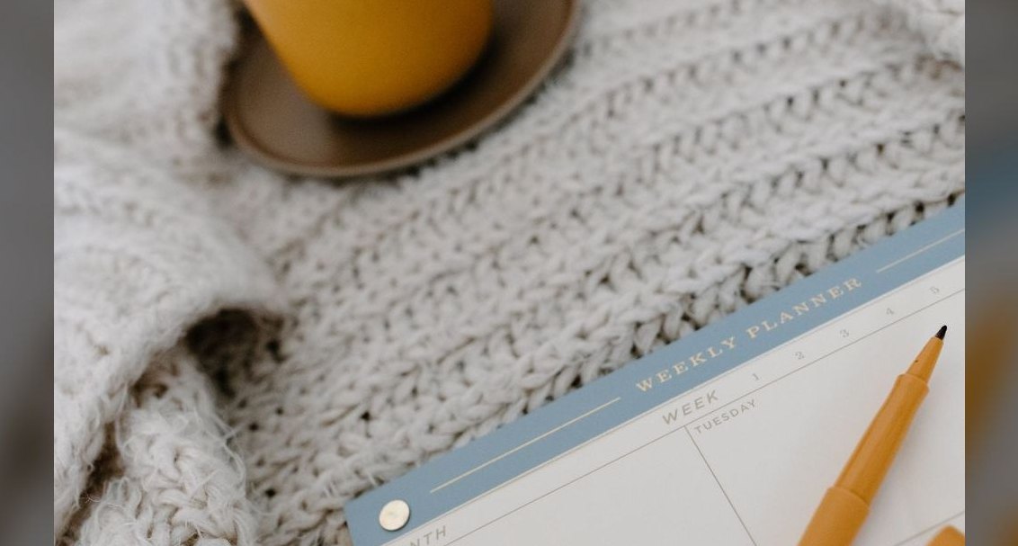 How do you build a weekly sales coaching cadence that sticks?