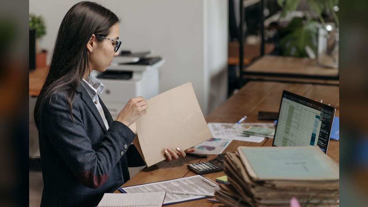 How do you ramp a new account executive to full quota faster — figure 4