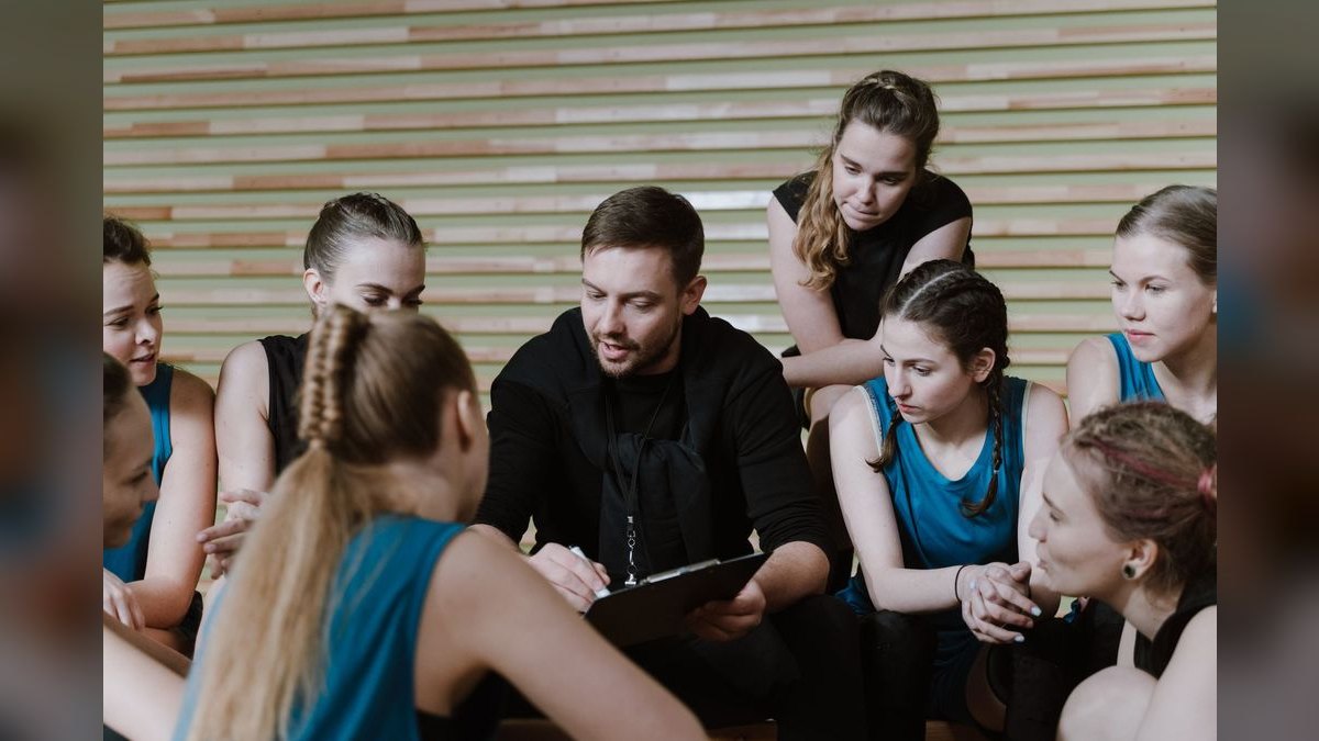 How do you coach a new rep through their first lost deal — figure 6