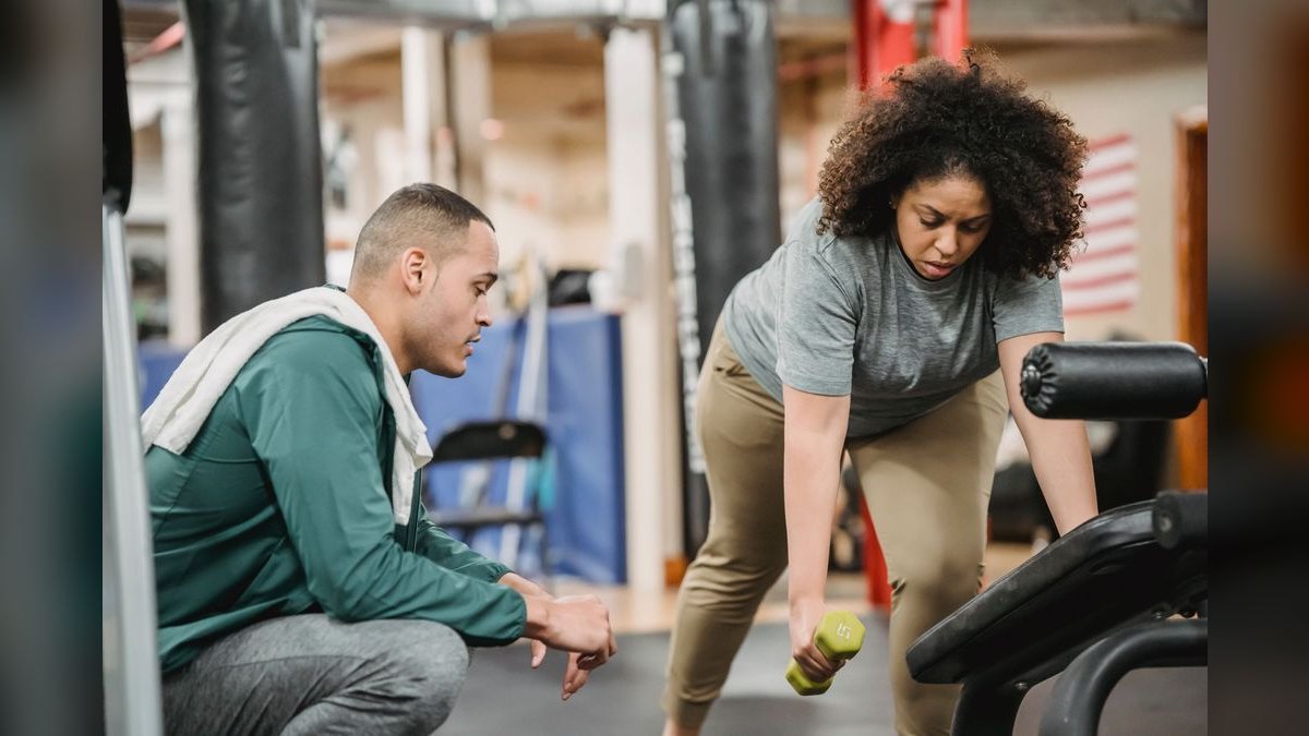 How do you coach reps to personalize outreach at scale?