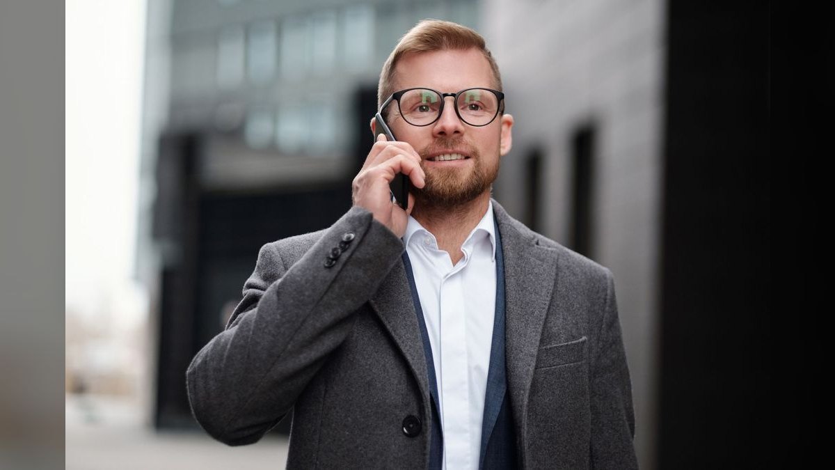 How do you run a cold-call coaching session with live dials — figure 1