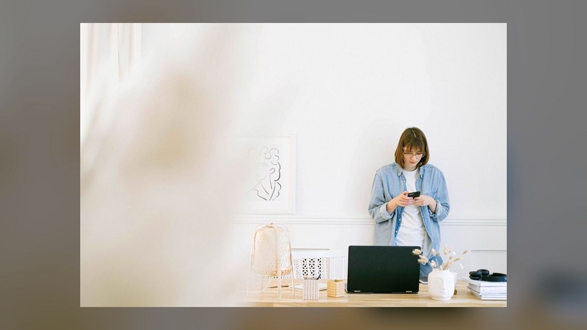 How do you coach a rep to personalize emails without spending all day — figure 10