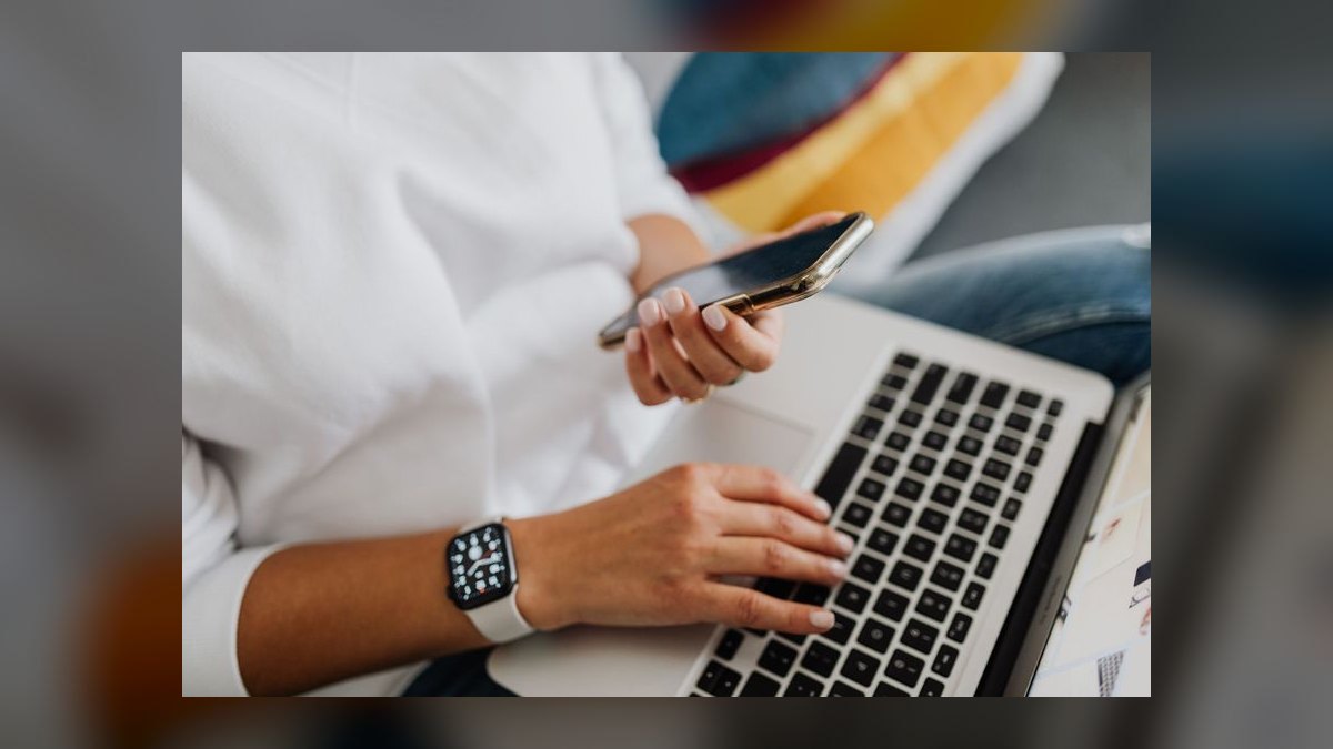 How do you coach a rep to personalize emails without spending all day — figure 8